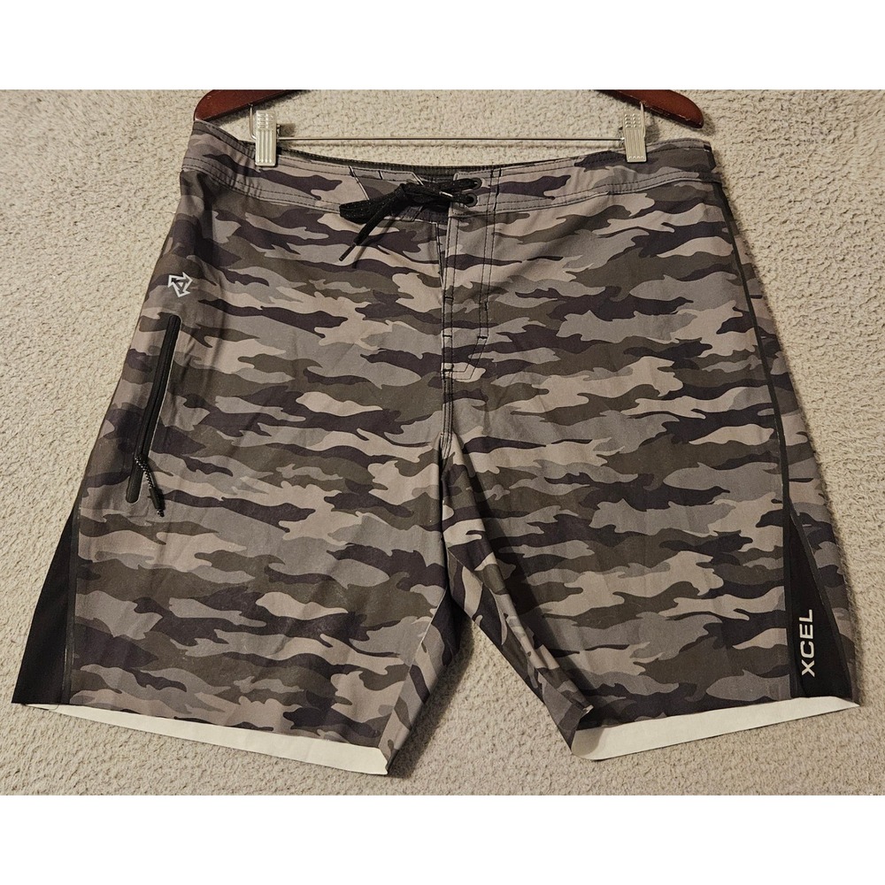 XCEL Camo Gray Black Mens Size 34 x 9 Board Shorts